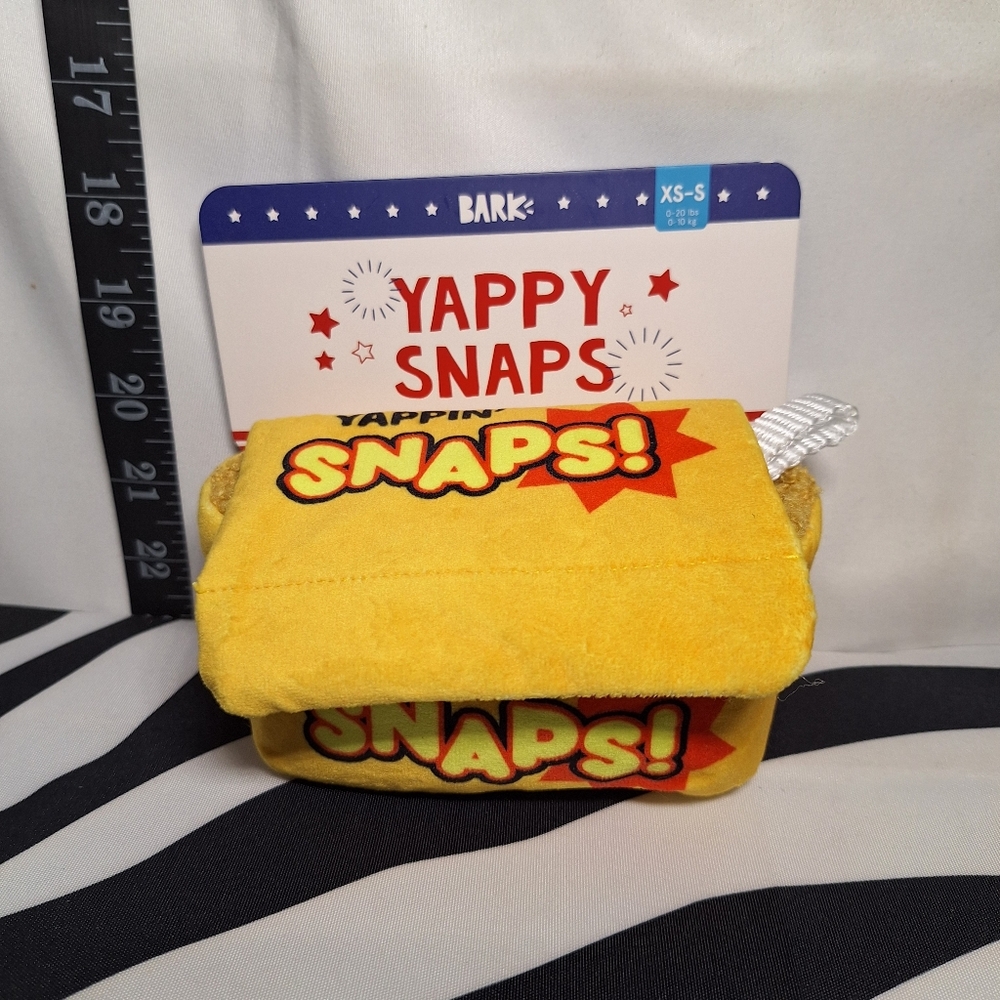 NWT Bark Yappy Snaps Dog Toy XS-S